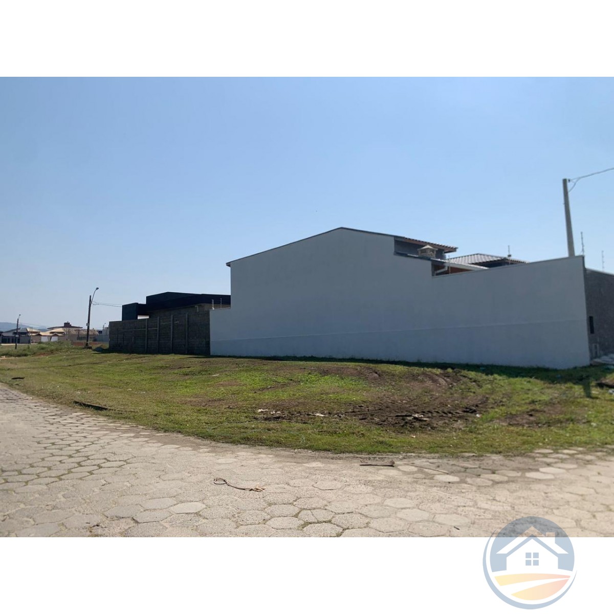 Terreno no bairro Flora Rica II, Lado Linha