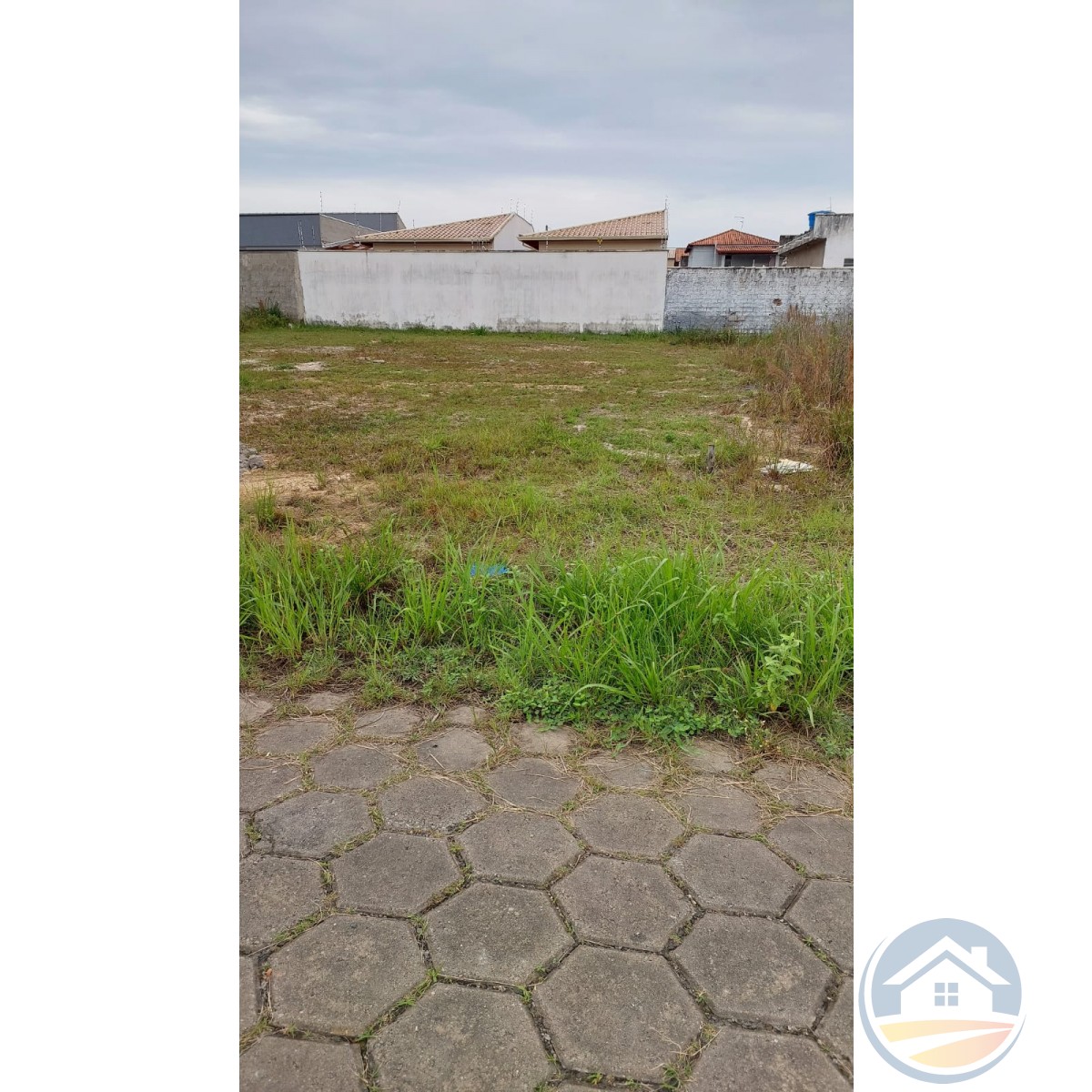 Terreno no bairro Flora Rica II, Lado Linha